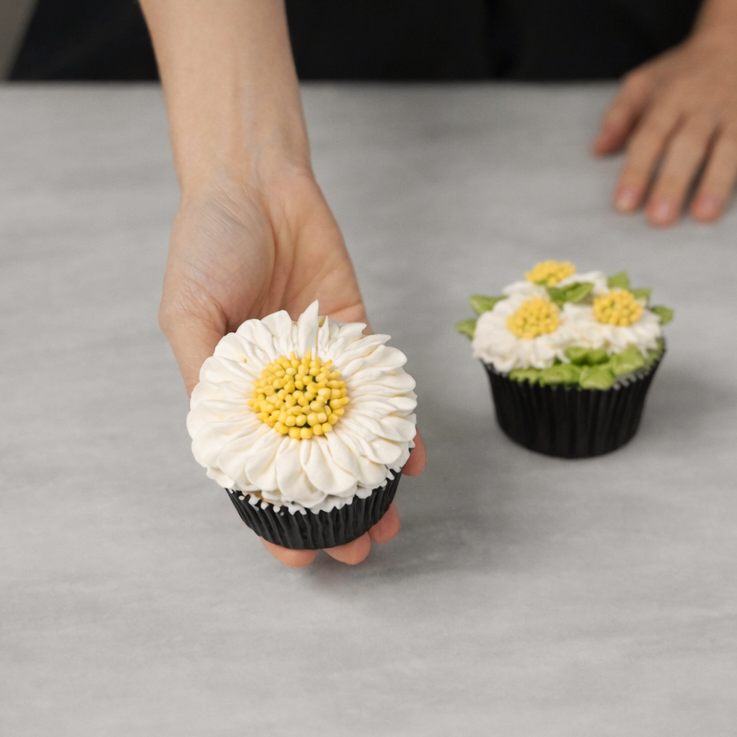 Çiçekli Cupcake Süsleme